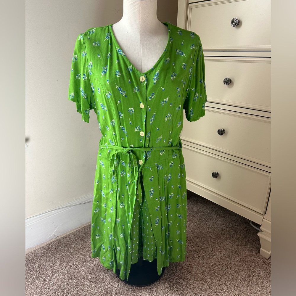 Romper jumpsuit shorts with over skirt Studio 25 size L Green Flowered